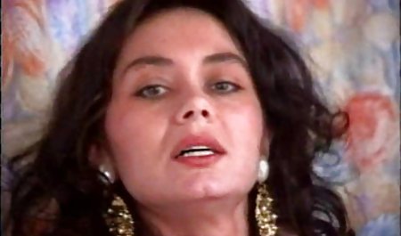 ફેની parnushka હાર્ડ farts અને ત્રણ રીતે વાહિયાત